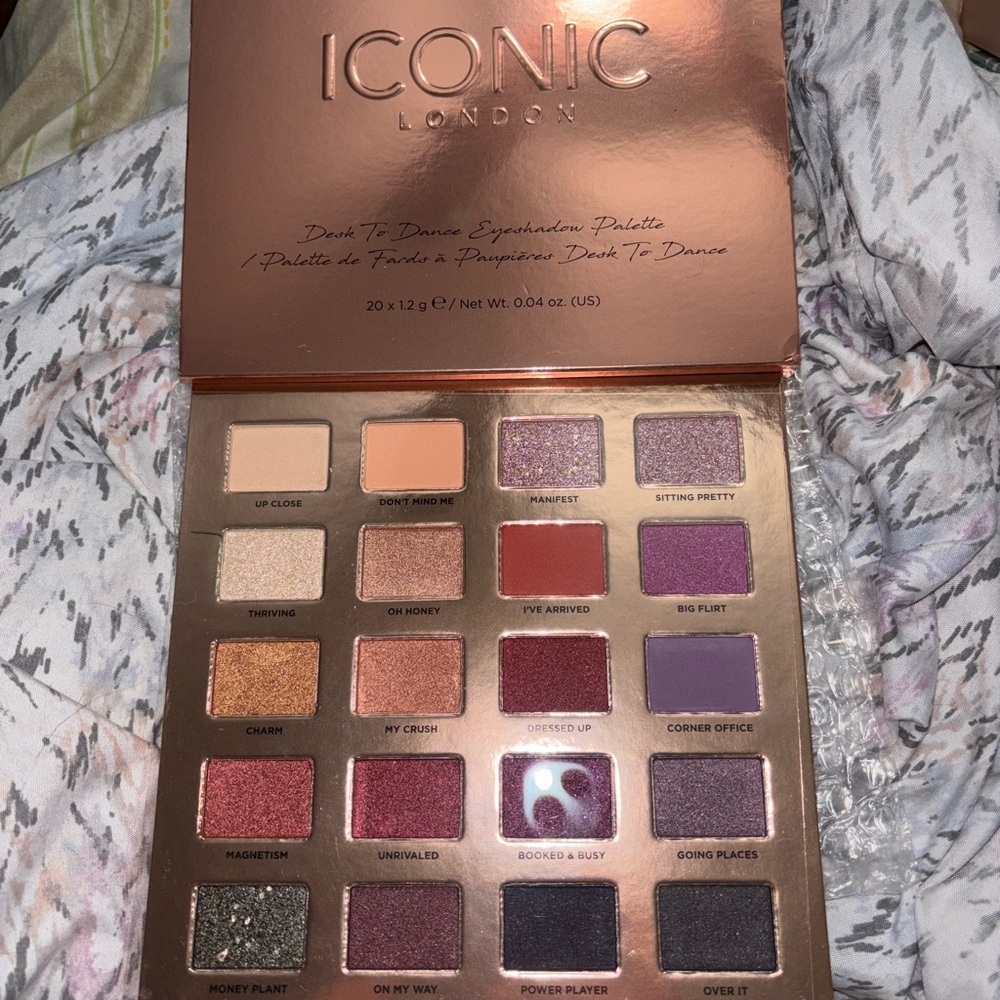 ICONIC London Desert To Dance Eyeshadow Palette - Rose Gold & Purple Shades
